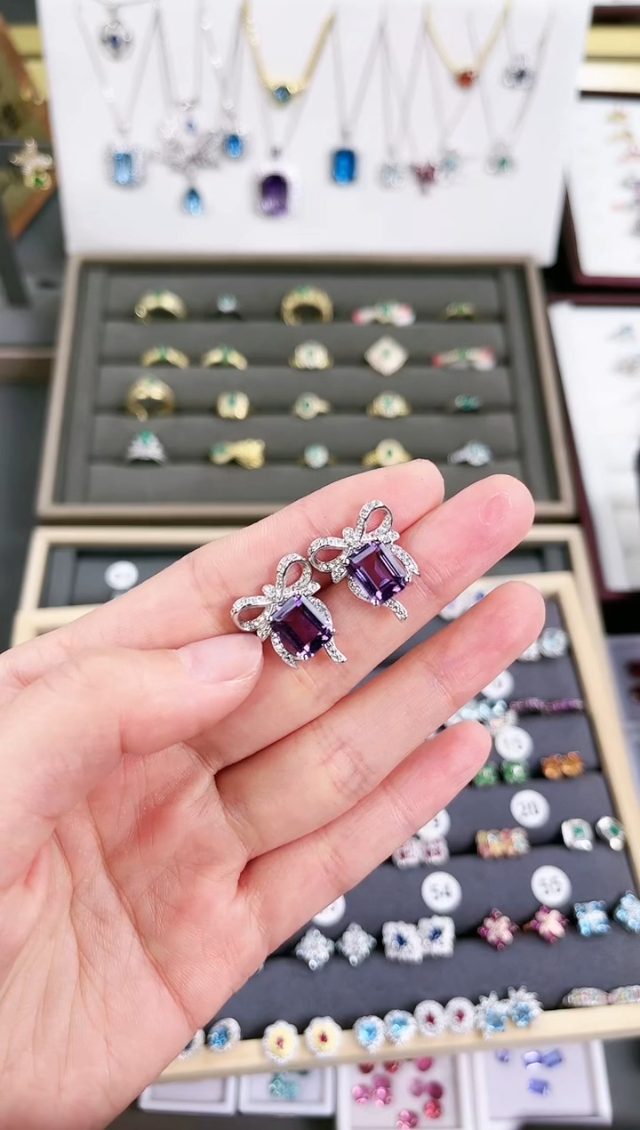 【闪购商品】紫晶耳饰银S925镶嵌S201