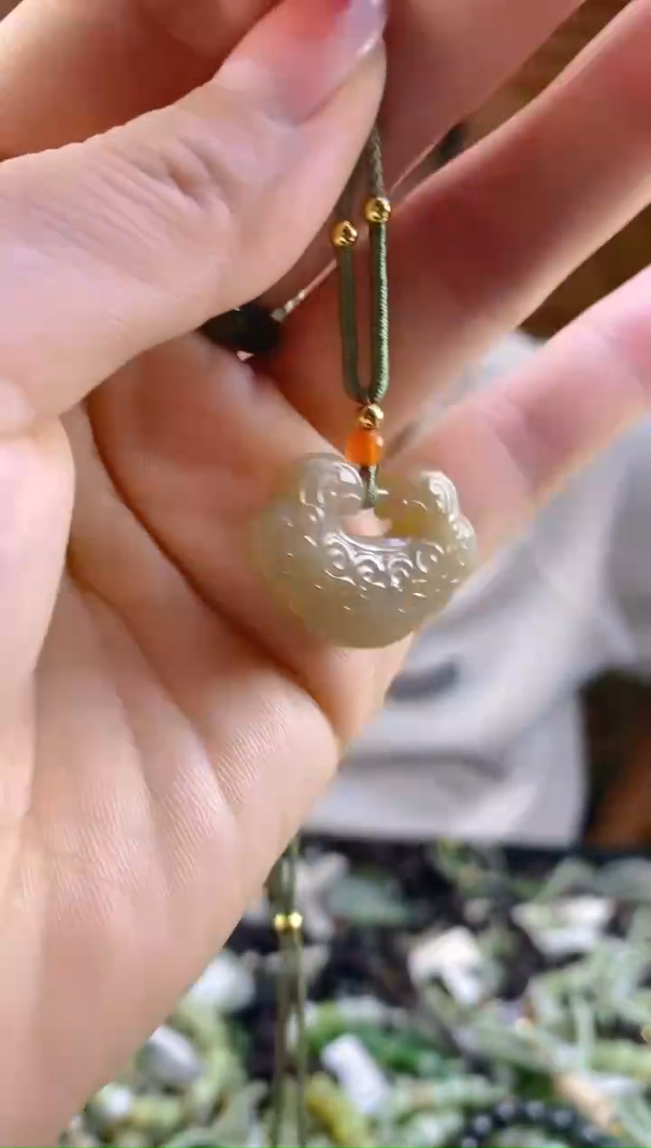 和田玉未镶嵌颈饰多样性发货，拍一发一