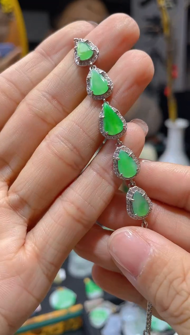 【闪购商品】翡翠颈饰未镶嵌假一赔三