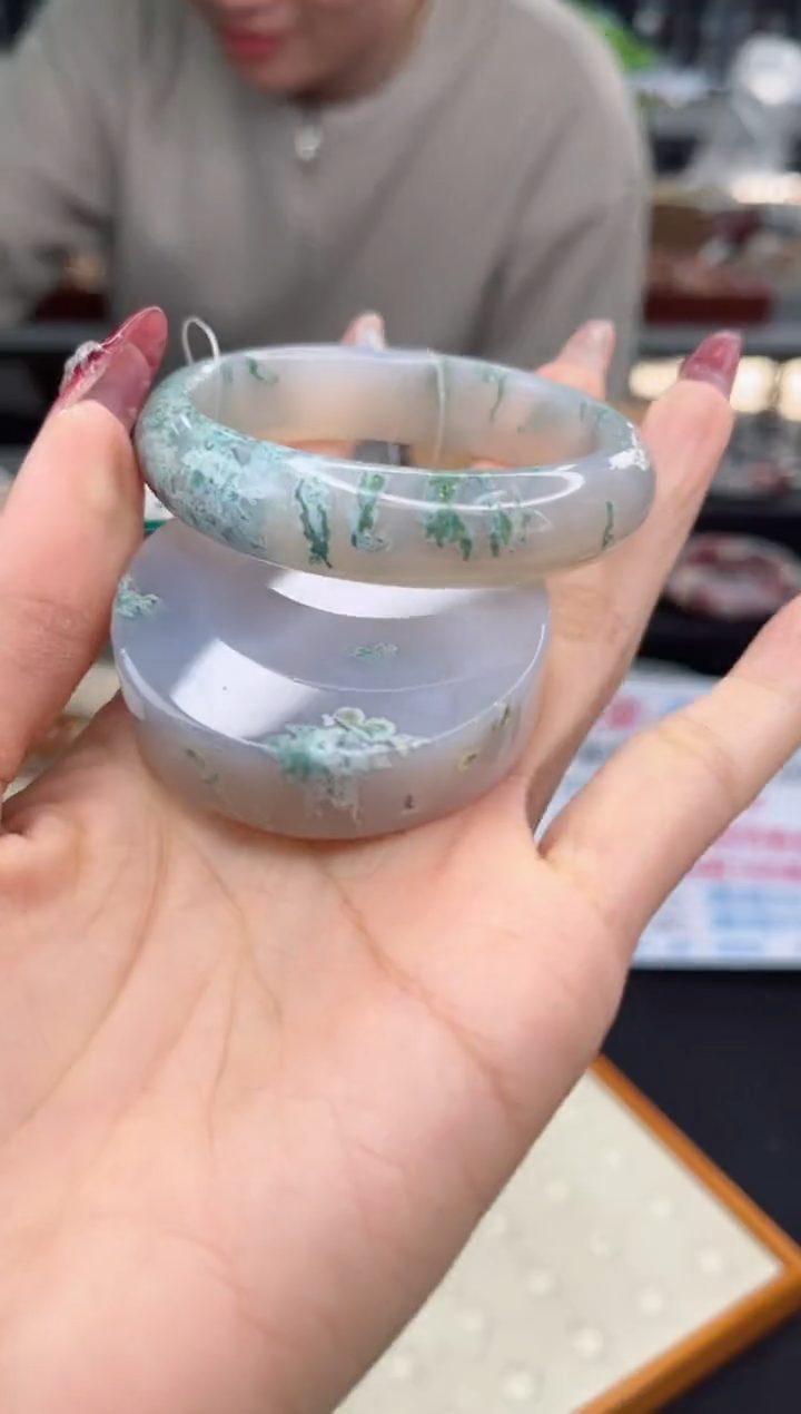 【闪购商品】石英质玉手串未镶嵌52圈口（赠品镯心）66804