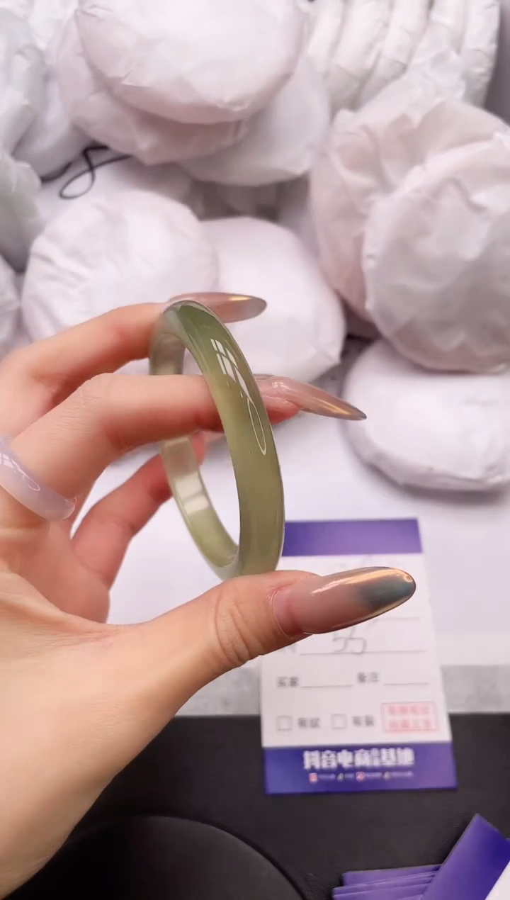 【闪购商品】石英质玉手镯未镶嵌20K318-55