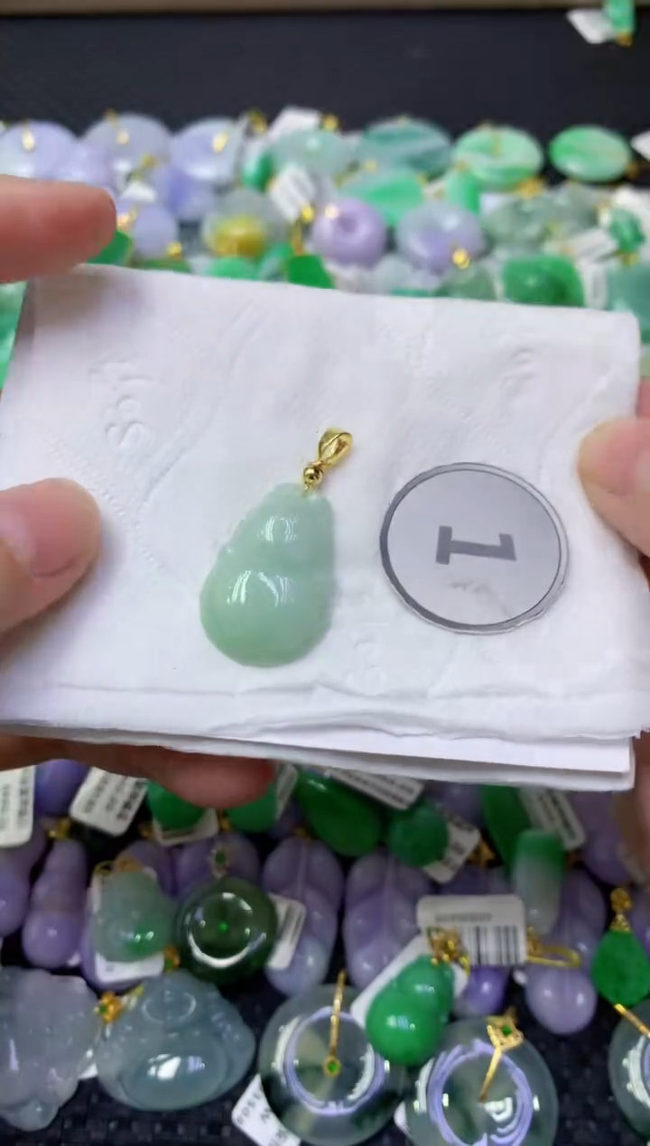 颈饰未镶嵌翡翠天然缅甸翡翠A货