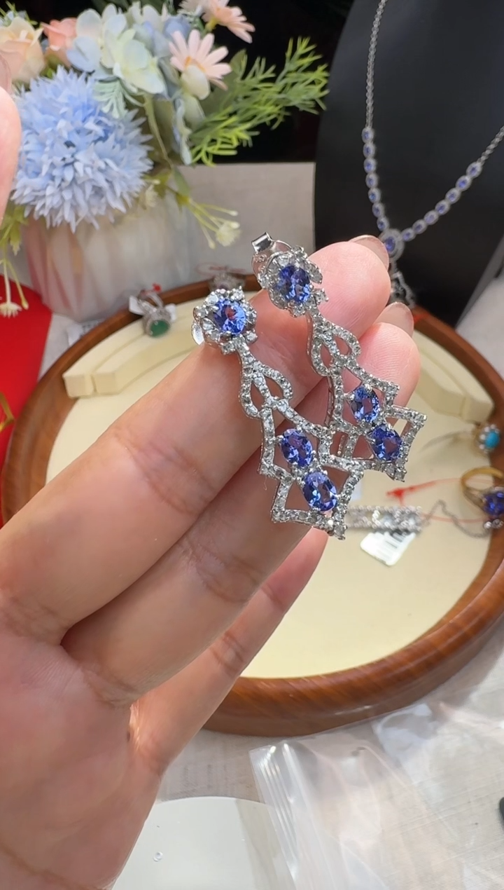 【闪购商品】坦桑石耳饰银S925镶嵌耳饰