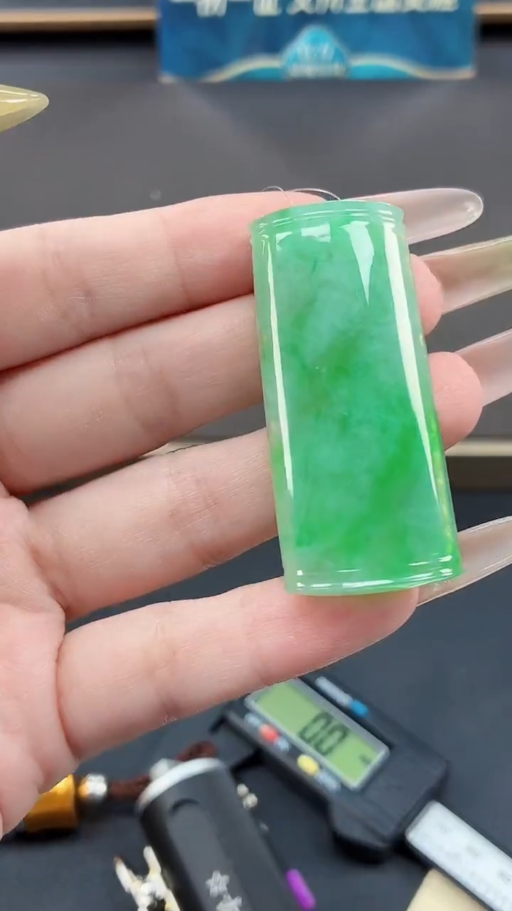 翡翠未镶嵌颈饰OJX250817125