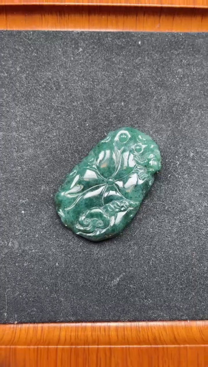 【闪购商品】翡翠颈饰未镶嵌莲花