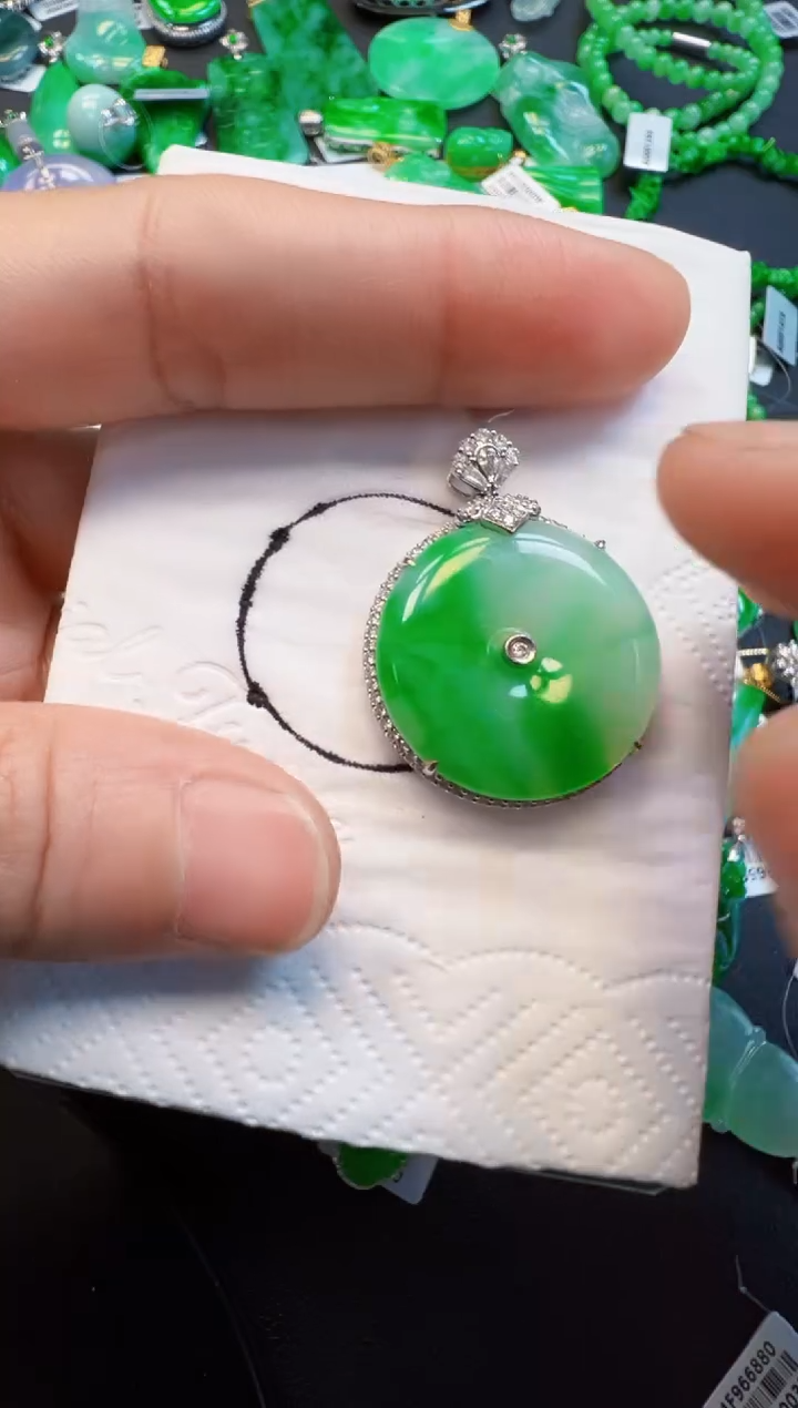 【闪购商品】翡翠吊坠(不含链)18K金镶嵌19800