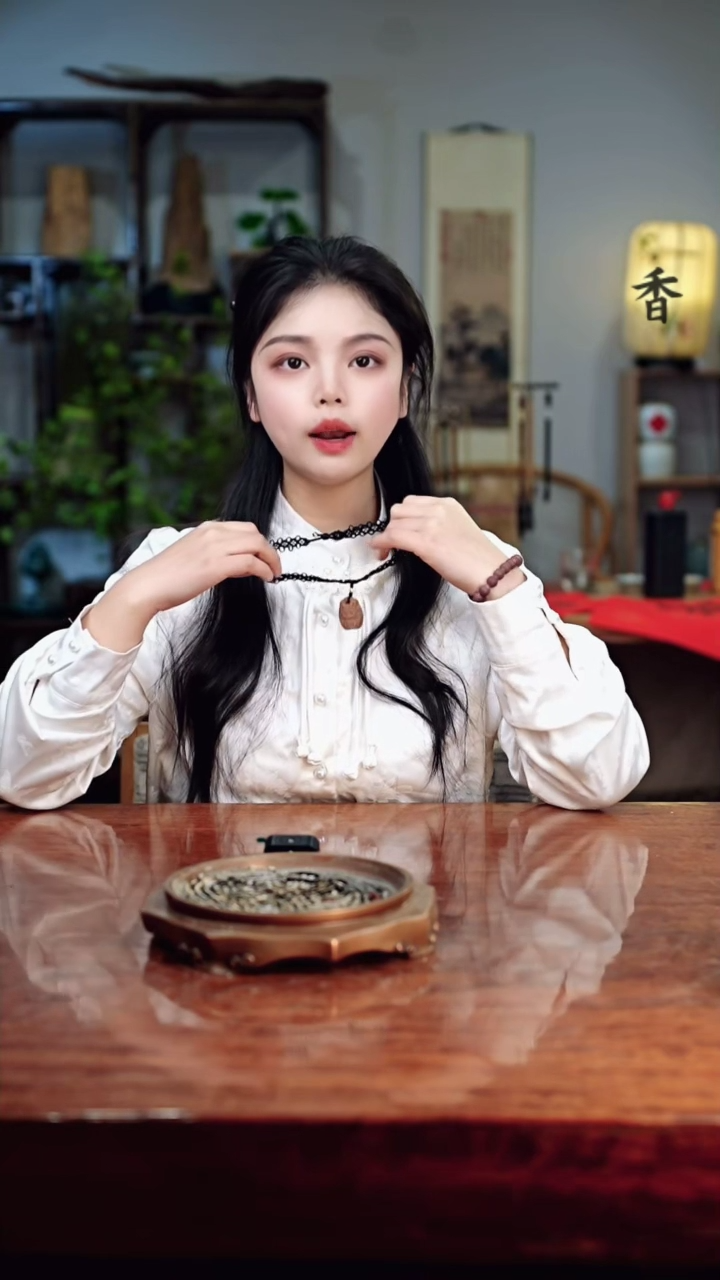 【闪购商品】清宫蝴蝶黑色手编锁骨链尾货专场链接24