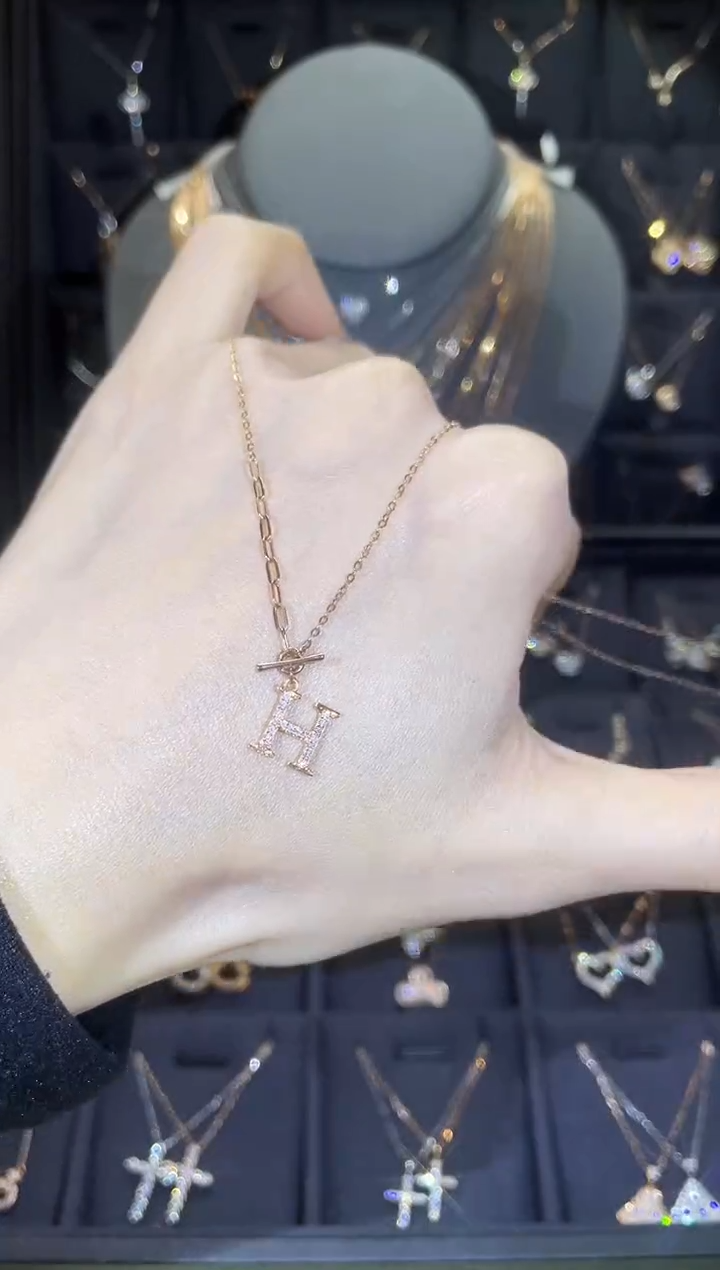 【闪购商品】钻石套链18K金镶嵌18K金玫 多人 字母H