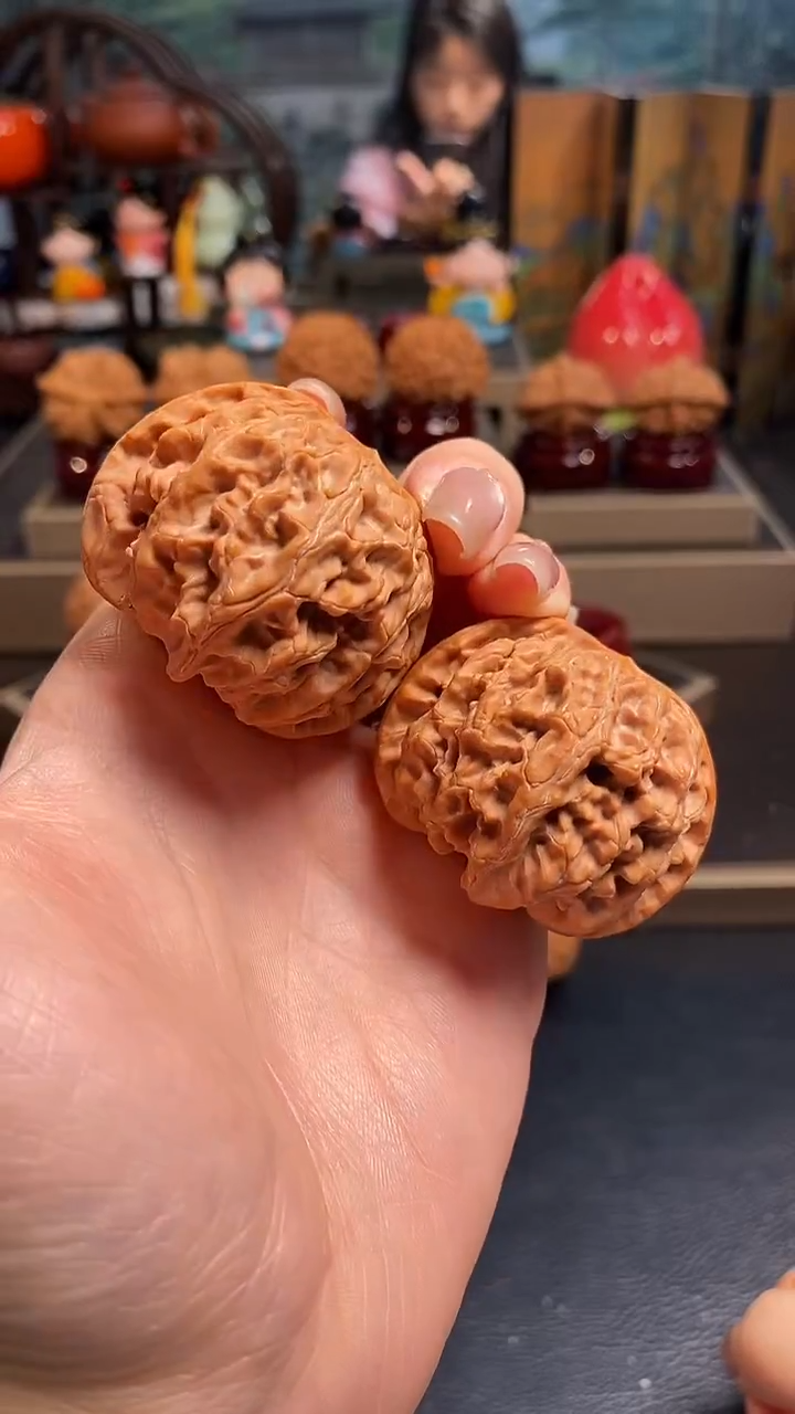 文玩核桃把件K350苹果园44