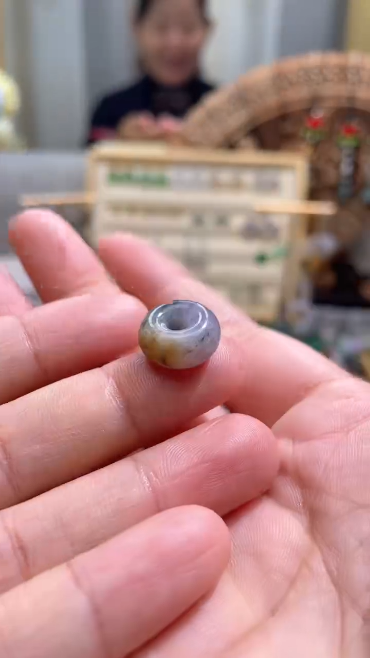 【闪购商品】翡翠颈饰未镶嵌甜甜圈