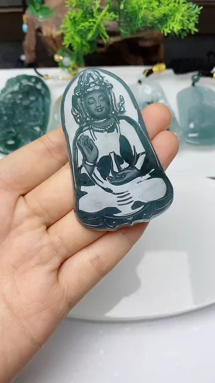 【闪购商品】翡翠颈饰未镶嵌