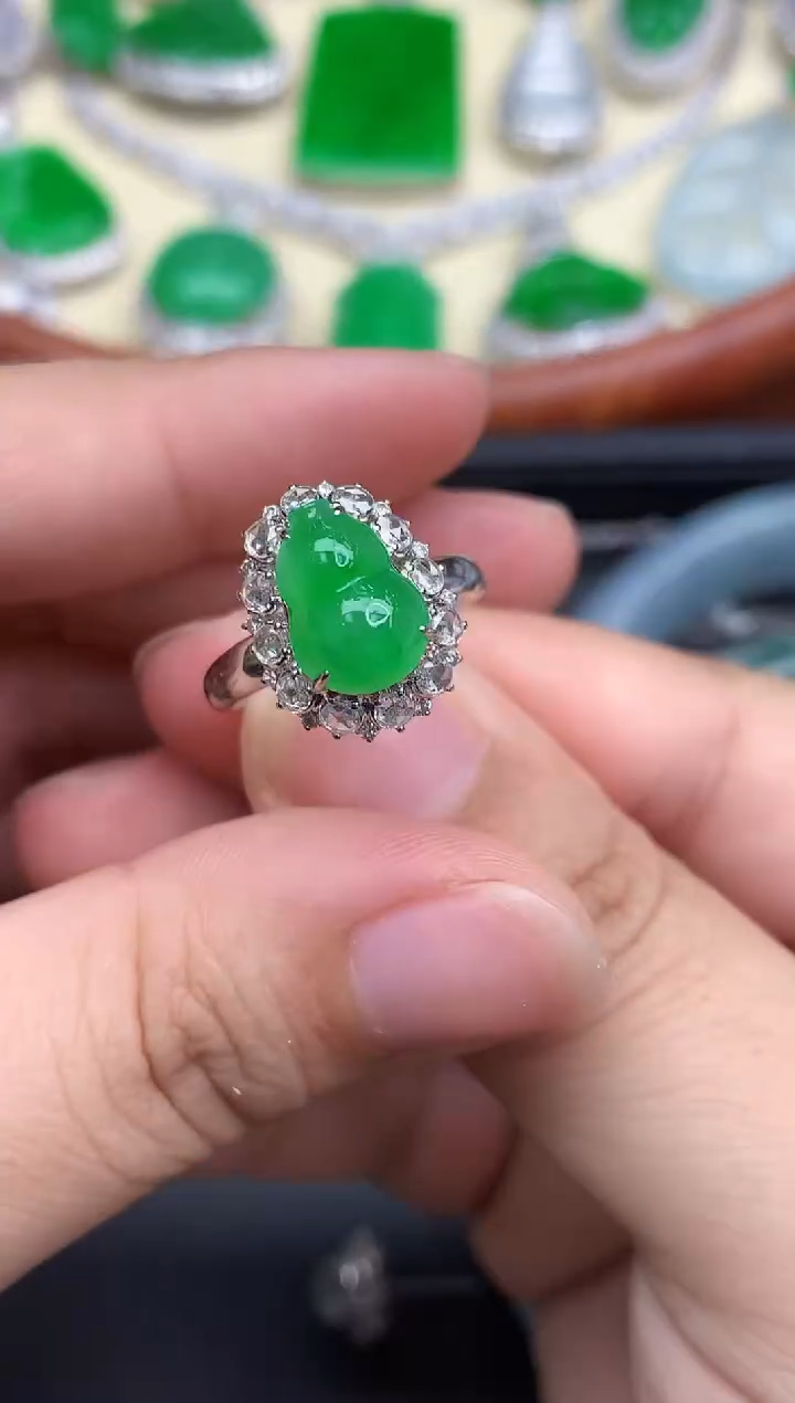 18K金镶嵌戒指翡翠532-中国好珍宝