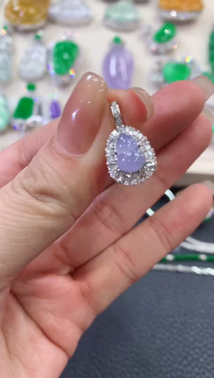 【闪购商品】翡翠吊坠(不含链)18K金镶嵌 B13有色差