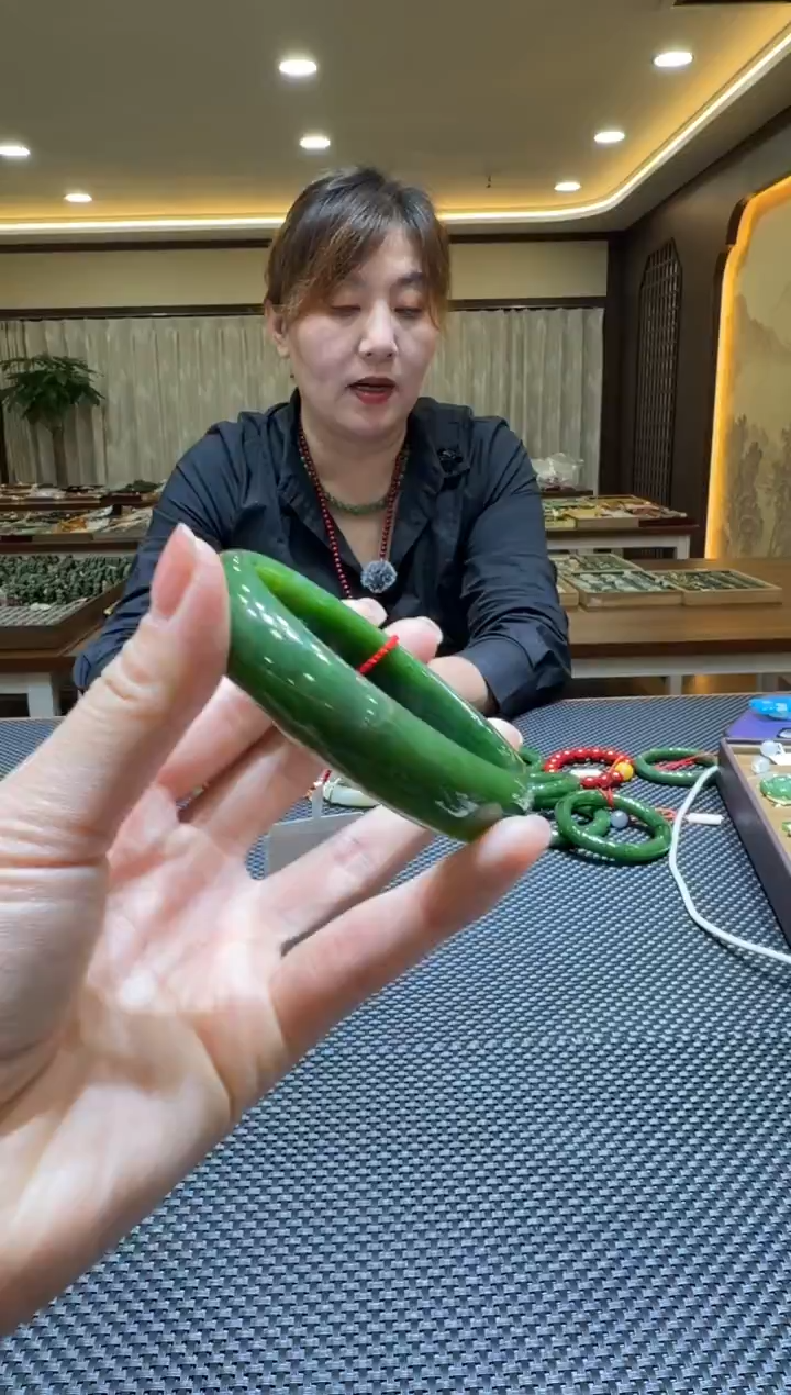 颈饰未镶嵌和田玉手镯61