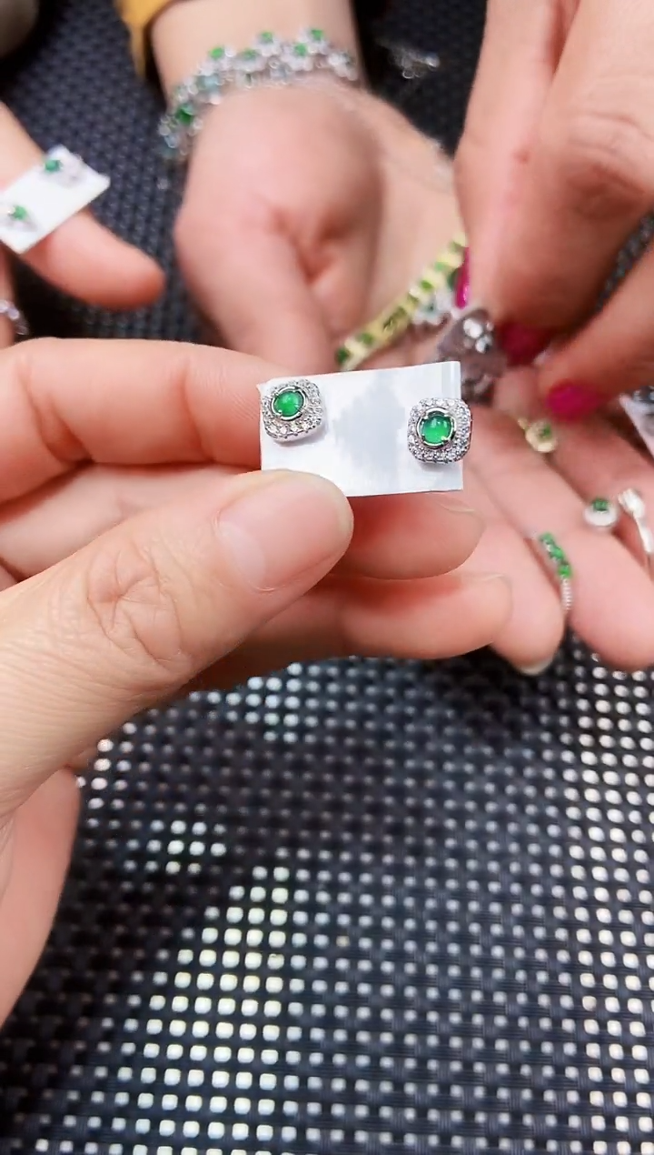 【闪购商品】翡翠耳饰未镶嵌11111111