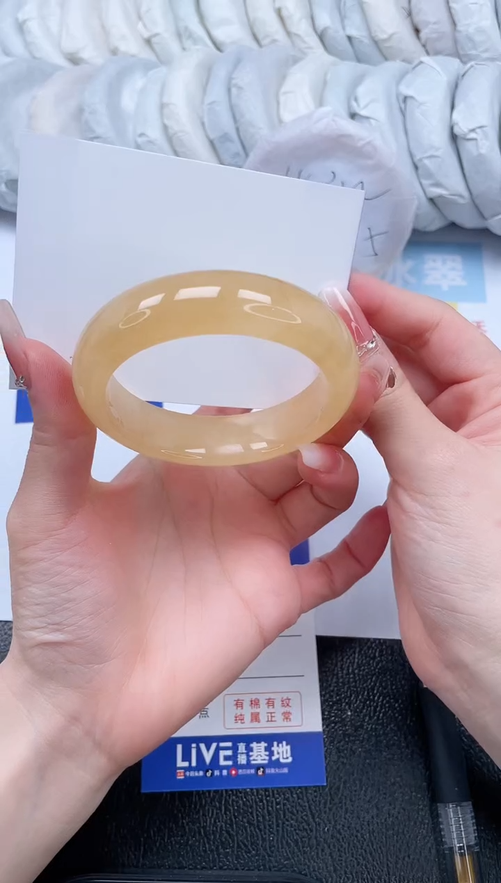 【闪购商品】石英质玉手镯未镶嵌T75-55.4