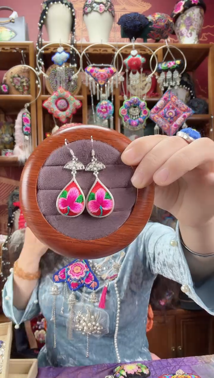 刺绣耳环105甜甜家