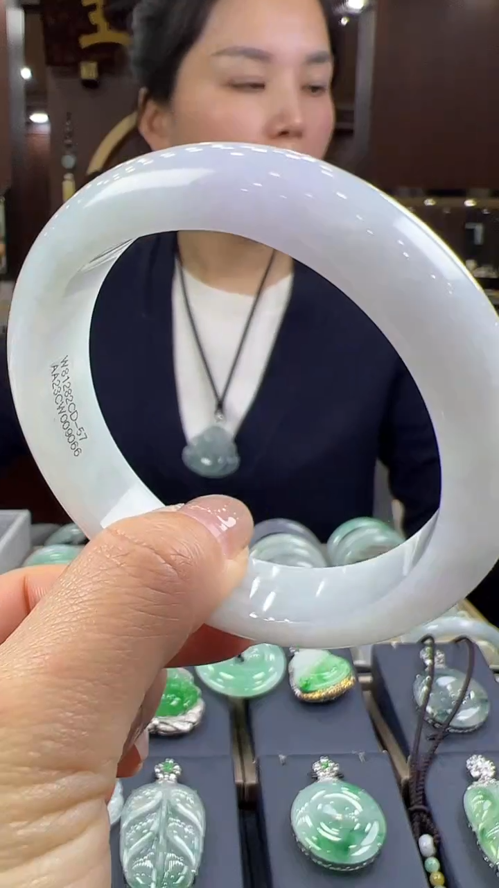 【闪购商品】翡翠手镯未镶嵌手镯