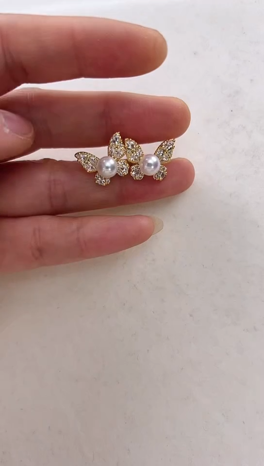 【闪购商品】淡水珍珠耳饰未镶嵌金色蝴蝶 