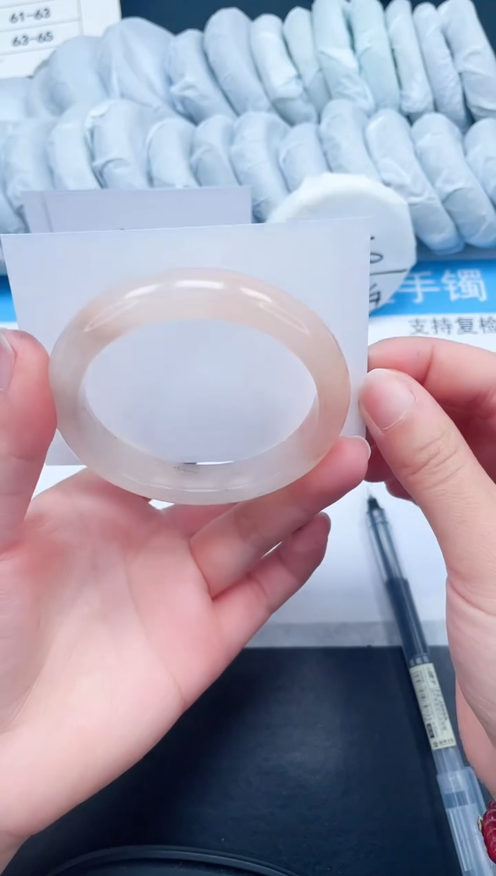 【闪购商品】石英质玉手镯未镶嵌40-58