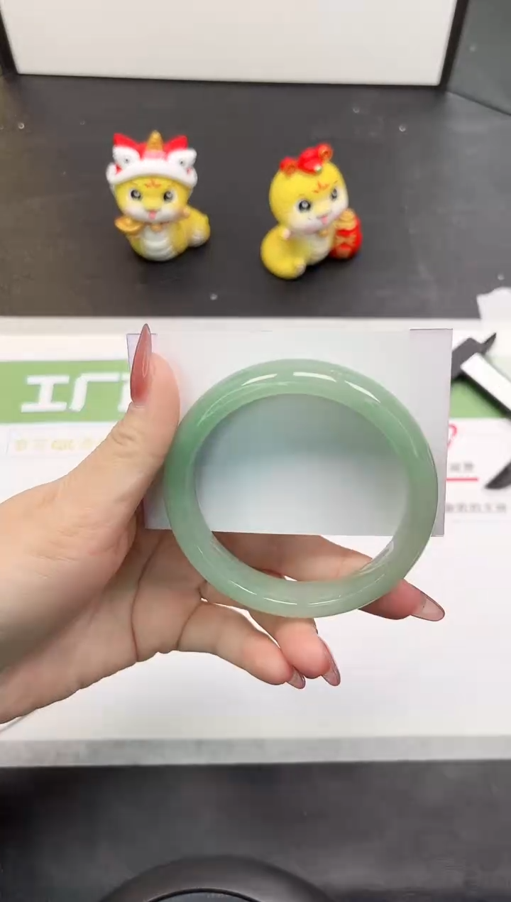 【闪购商品】石英质玉手镯未镶嵌305-59.9