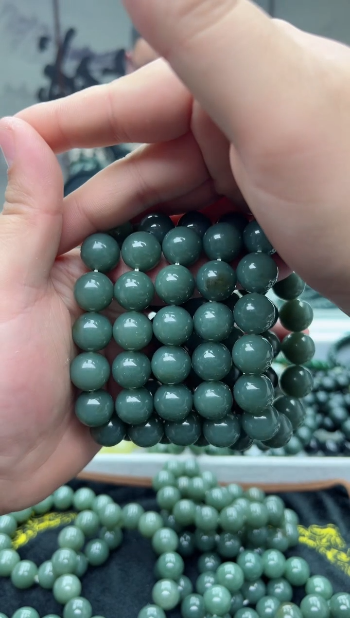 【闪购商品】和田玉手串未镶嵌且末蓝16拍一发一，多样性发货