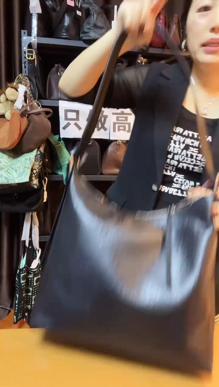 牛皮（革）高端订制时尚百搭女士双肩背包