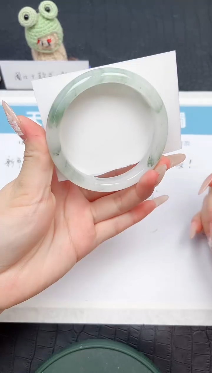 【闪购商品】石英质玉手镯未镶嵌224-61.2