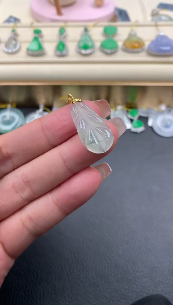 【闪购商品】翡翠颈饰18K金镶嵌D144.....