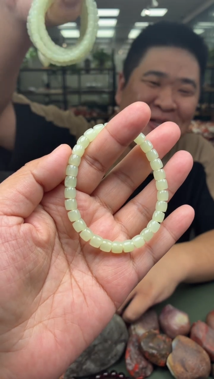 未镶嵌手串和田玉单圈手串一条约6mm+多样性发货