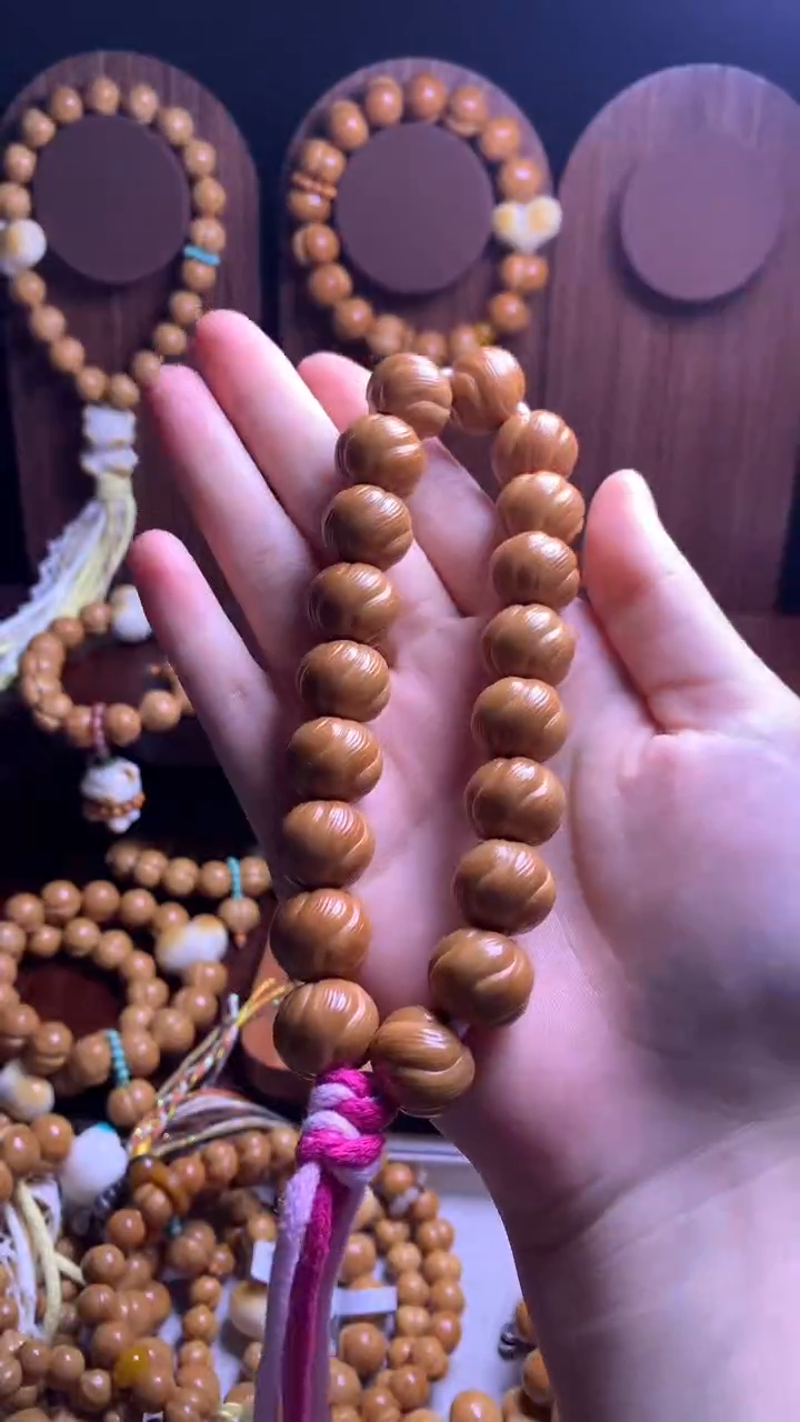 吊坠猴头核桃T****o全品妞妞酥