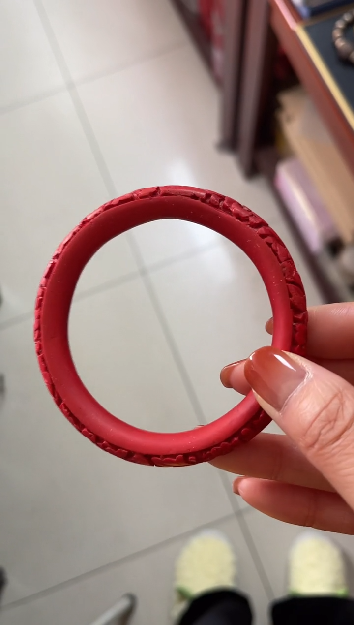 【闪购商品】红色大漆圆条手镯