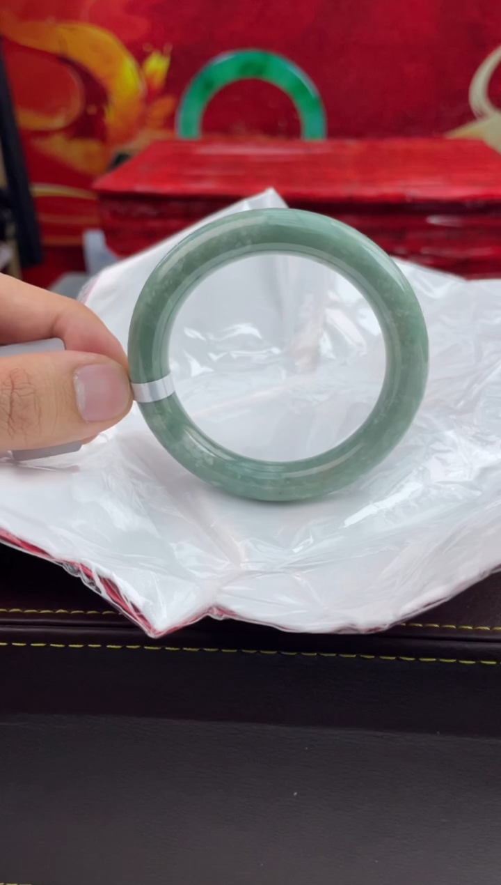 【闪购商品】翡翠手镯未镶嵌7翡翠手镯（微瑕）