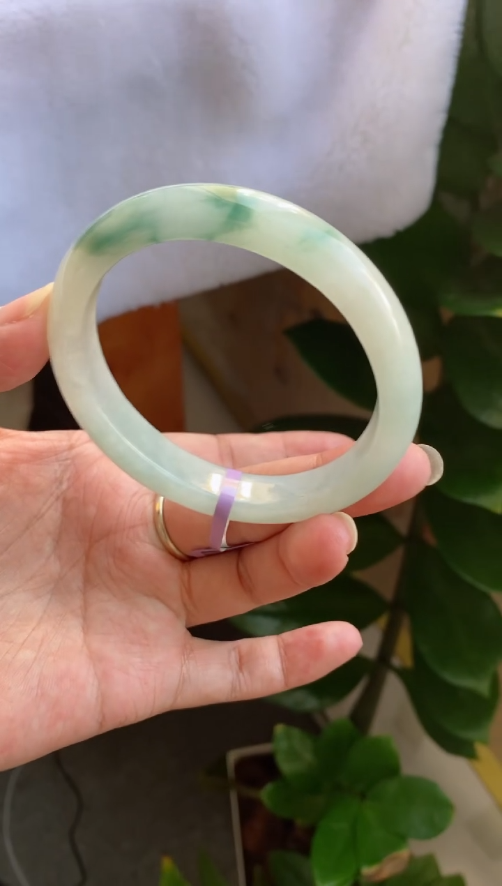 【闪购商品】翡翠手镯未镶嵌（血漏必买）冰胶飘花贵妃13号