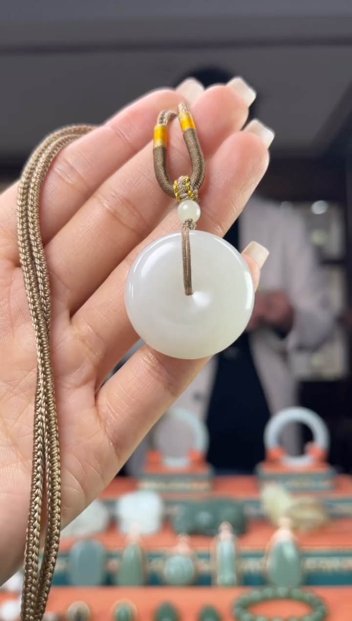 颈饰未镶嵌和田玉佩佩30mm左右