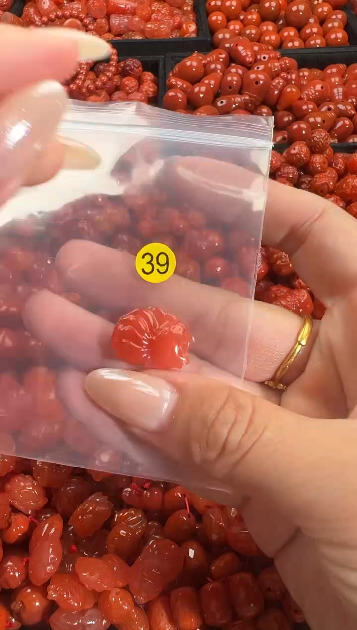 颈饰未镶嵌南红玛瑙1