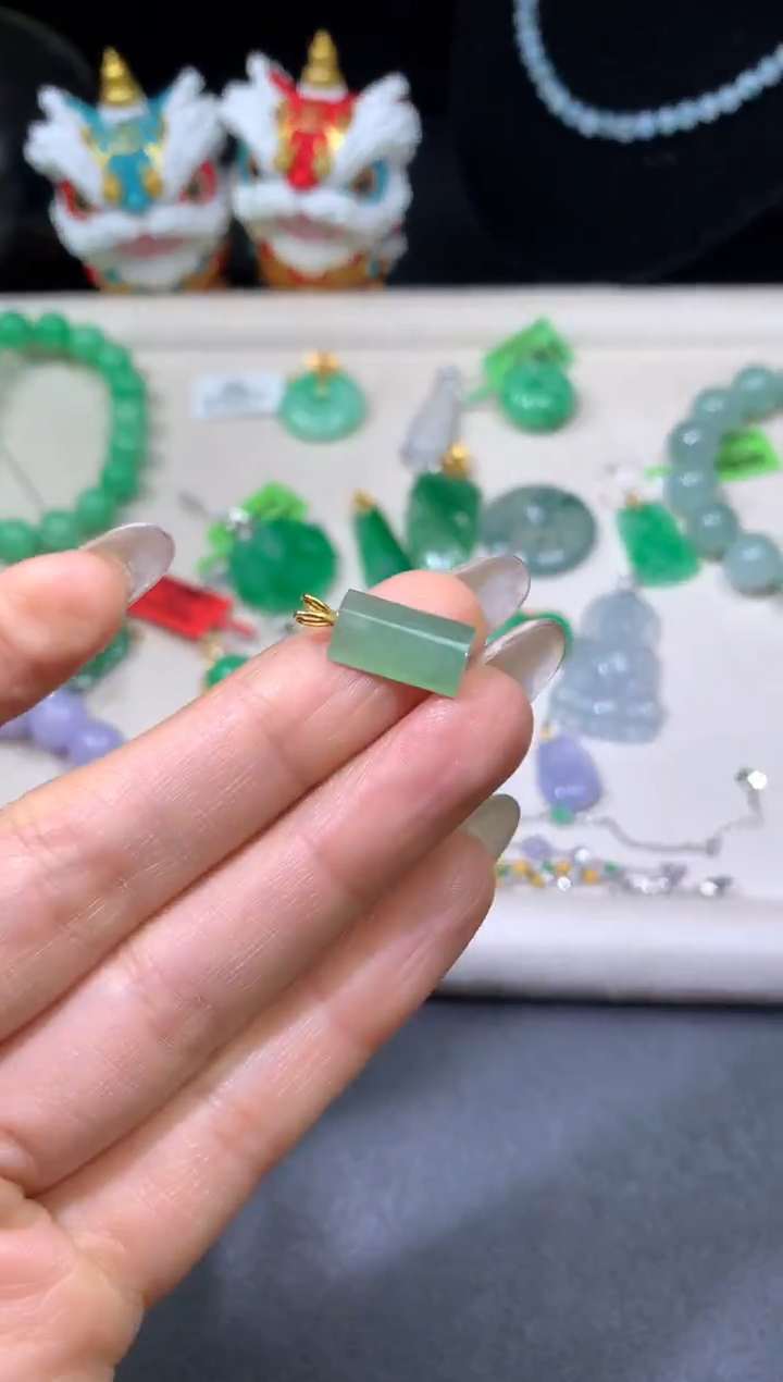 吊坠(不含链)18K金镶嵌翡翠翡翠