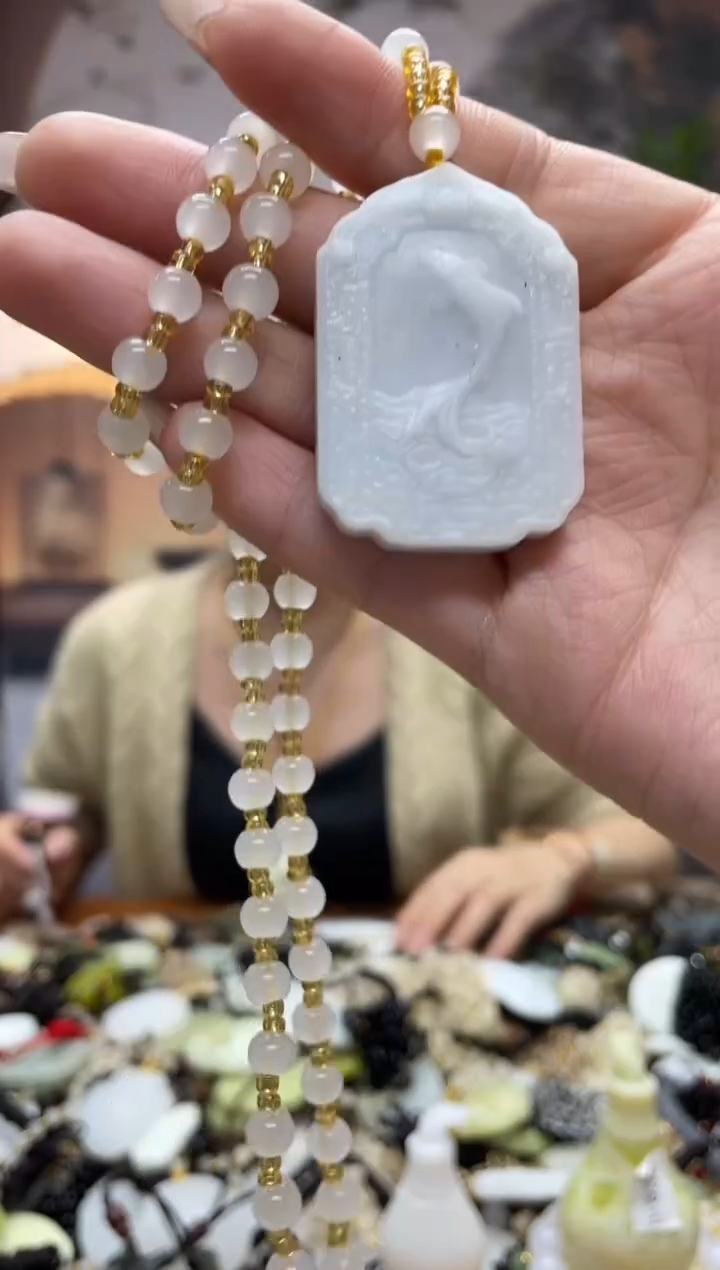 未镶嵌岫玉吊坠·