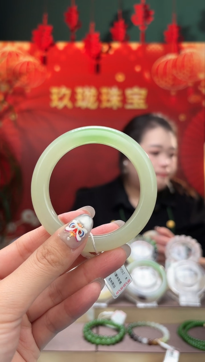 【闪购商品】和田玉手镯未镶嵌55+手镯