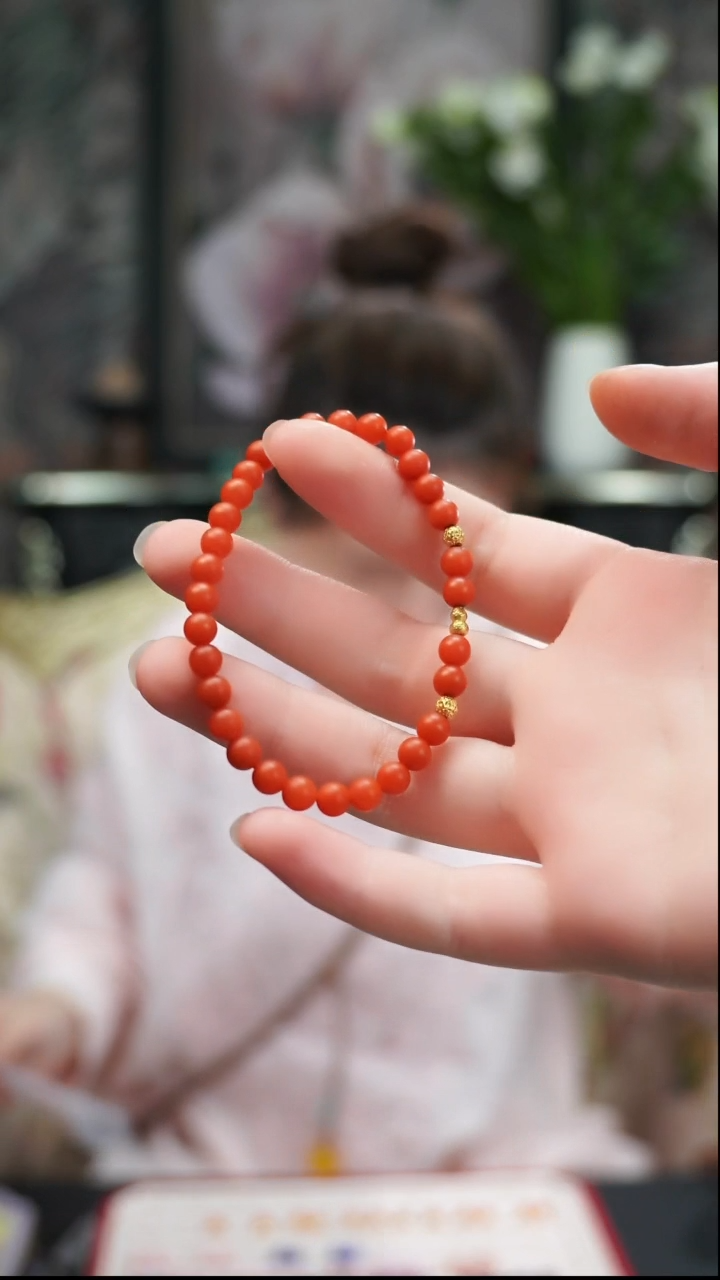 18K金镶嵌手串南红玛瑙手串