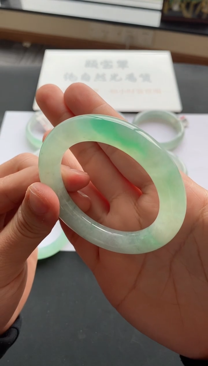 【闪购商品】翡翠手镯未镶嵌86号55.1*11.6*11.5圆条