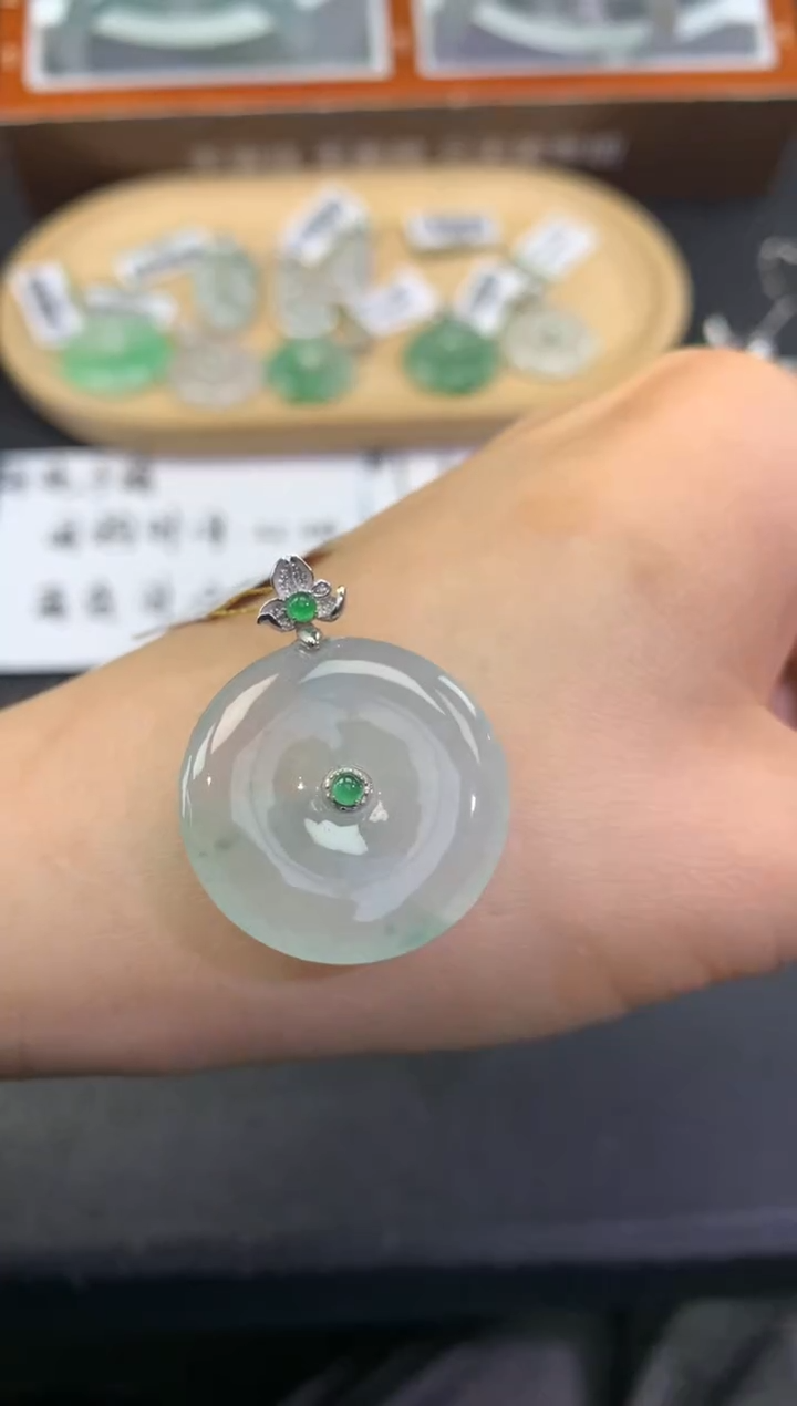 【闪购商品】翡翠颈饰18K金镶嵌              