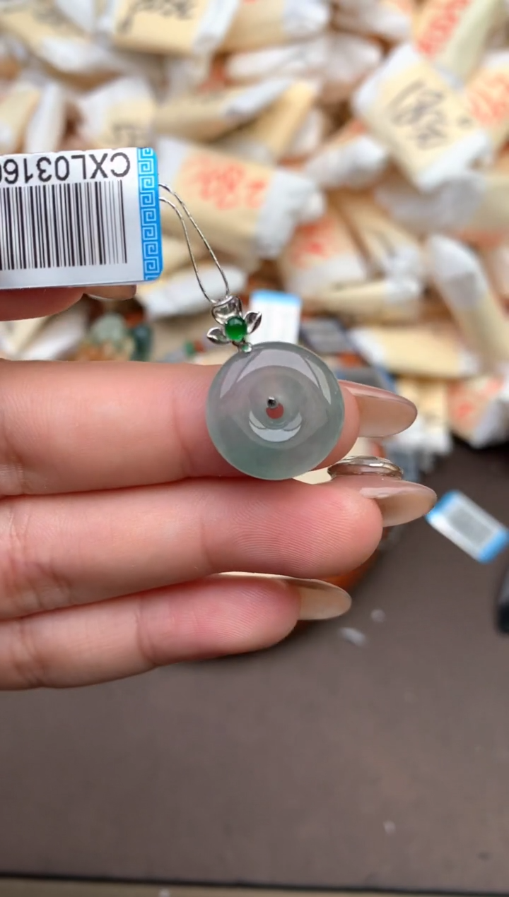 【闪购商品】翡翠18K金镶嵌挂件—