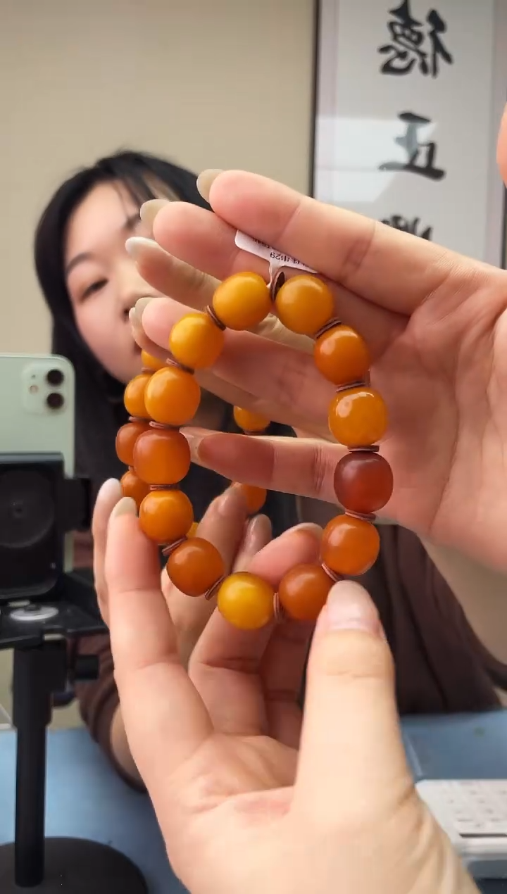 琥珀未镶嵌珠宝奇石T0微瑕假一罚十，多样性发一件