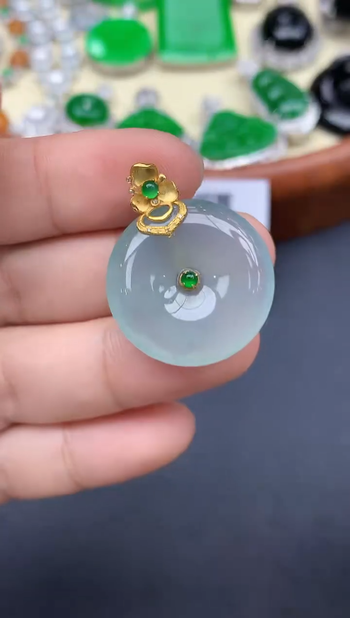 颈饰18K金镶嵌翡翠440-中国好珍宝