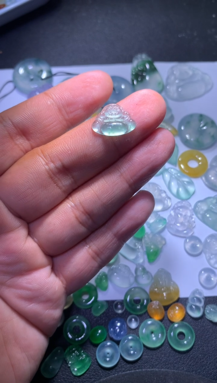 【闪购商品】翡翠颈饰未镶嵌佛公