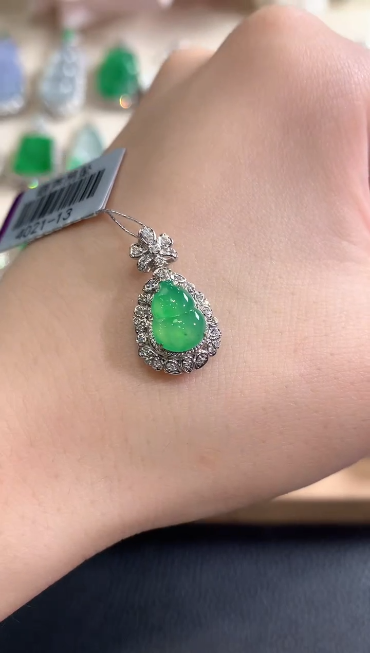 吊坠(不含链)18K金镶嵌翡翠冬日珠宝W7