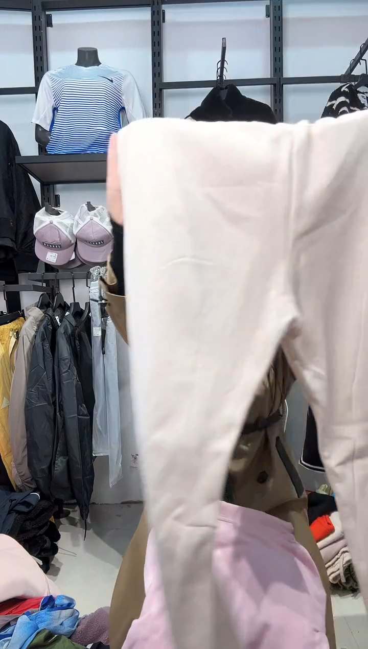 2299编码  瑕疵直播间过款为准 尺码