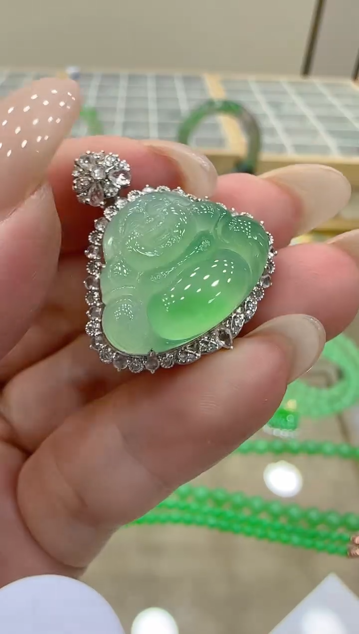 【闪购商品】翡翠吊坠(不含链)18K金镶嵌团购多样性发一件