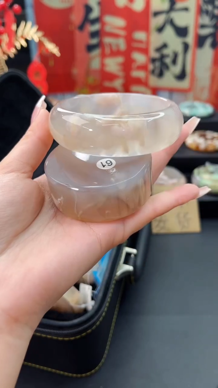 【闪购商品】石英质玉手镯未镶嵌赠送镯心（60圈口）